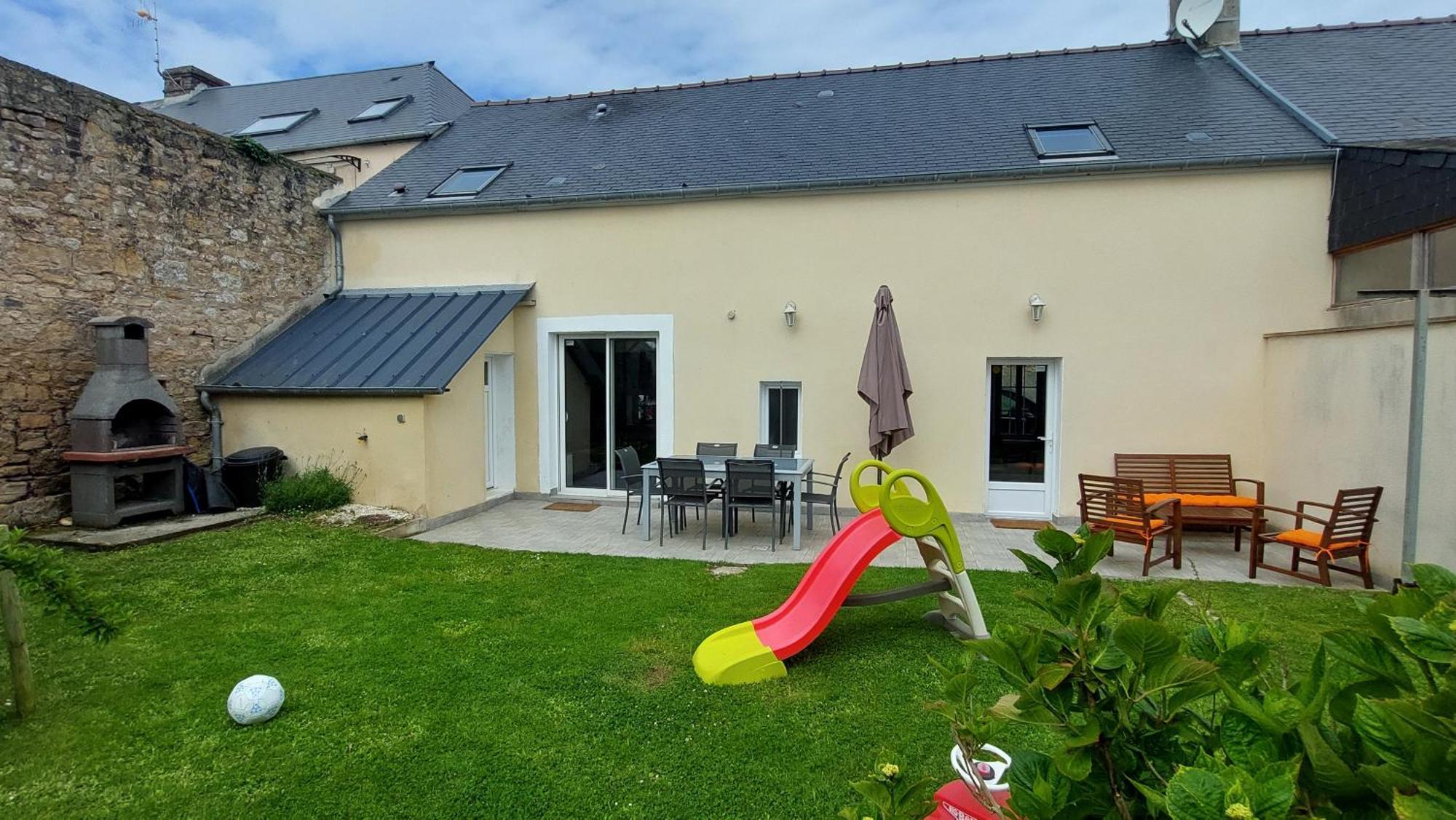 Maison avec jardin, près plages du débarquement, table ping pong, à 800 m d' Omaha beach adaptée jeunes enfants Vierville-sur-Mer Exterior foto