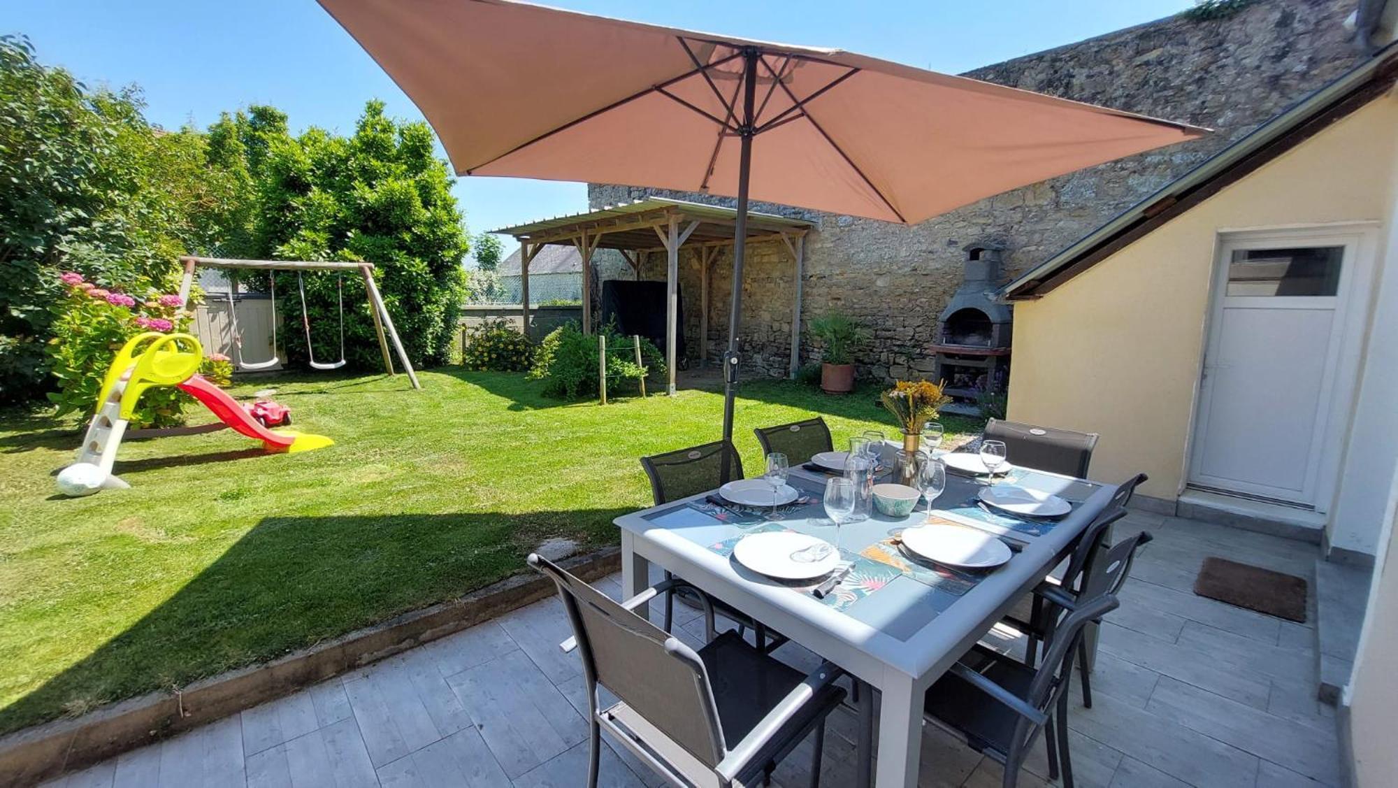 Maison avec jardin, près plages du débarquement, table ping pong, à 800 m d' Omaha beach adaptée jeunes enfants Vierville-sur-Mer Exterior foto