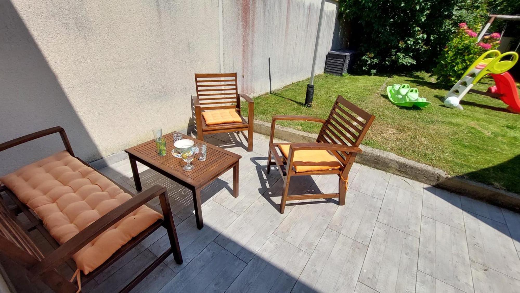 Maison avec jardin, près plages du débarquement, table ping pong, à 800 m d' Omaha beach adaptée jeunes enfants Vierville-sur-Mer Exterior foto