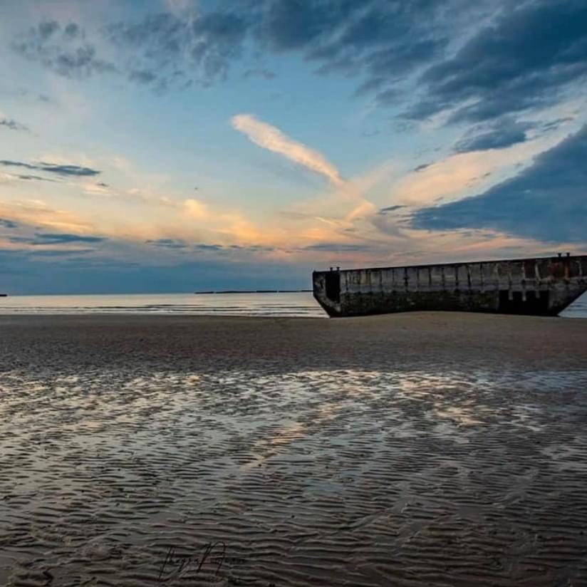 Maison avec jardin, près plages du débarquement, table ping pong, à 800 m d' Omaha beach adaptée jeunes enfants Vierville-sur-Mer Exterior foto
